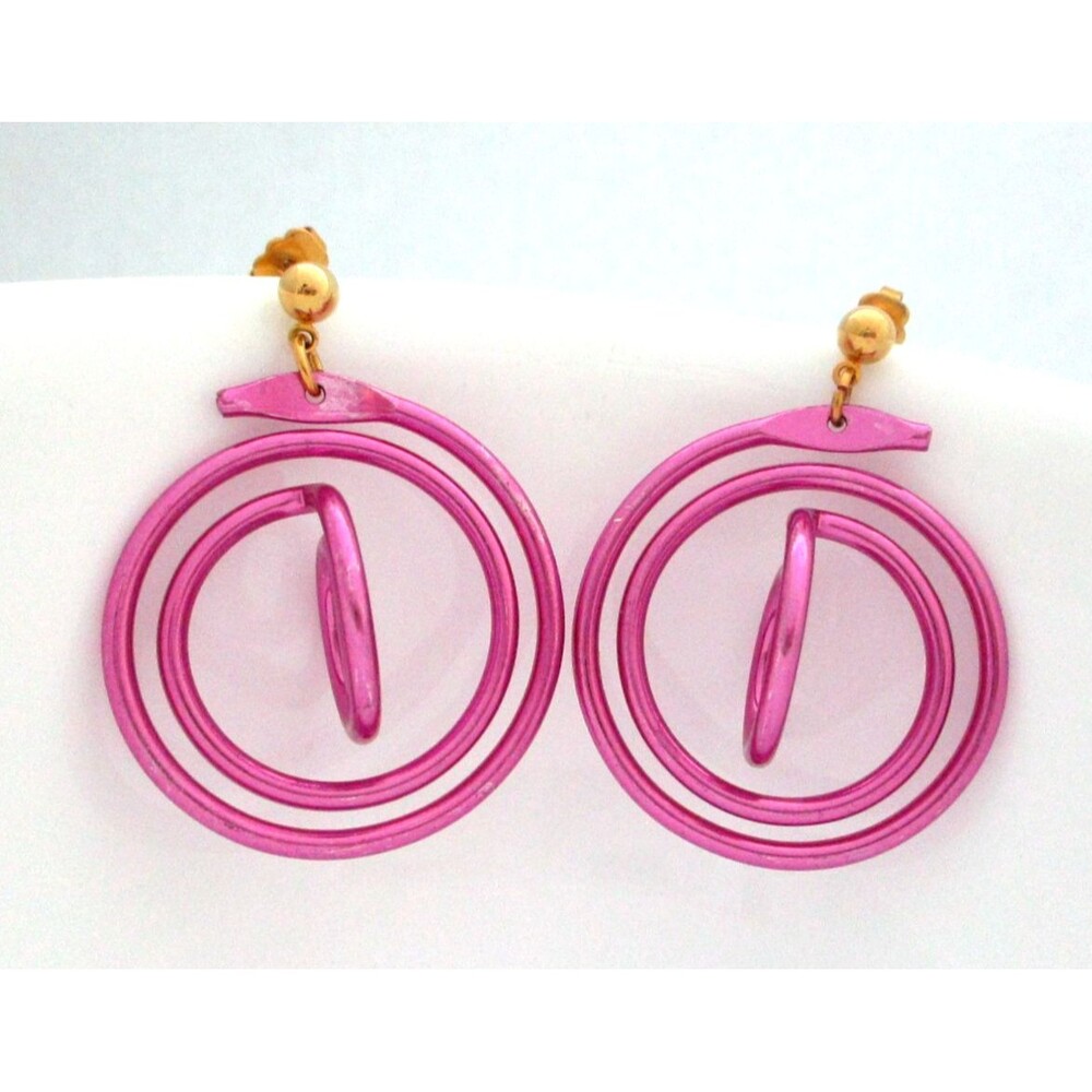 Vintage  Electric Pink  Avon Spiral Aluminum Hoop Dangle Earrings